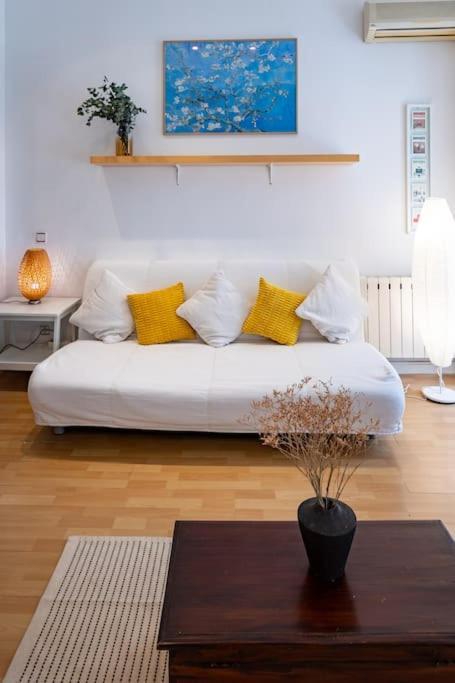 Beautiful Apartment In Malasana For 3 Pax - Ferrer 马德里 外观 照片