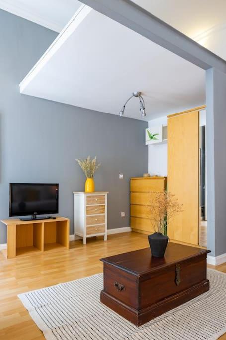 Beautiful Apartment In Malasana For 3 Pax - Ferrer 马德里 外观 照片