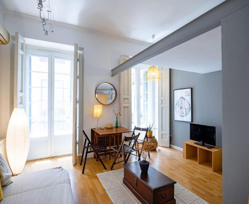 Beautiful Apartment In Malasana For 3 Pax - Ferrer 马德里 外观 照片