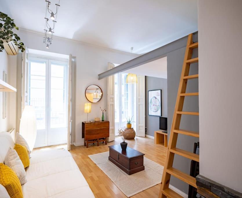Beautiful Apartment In Malasana For 3 Pax - Ferrer 马德里 外观 照片